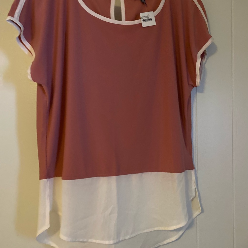 Luxology Short Sleeve Top in Pink and White